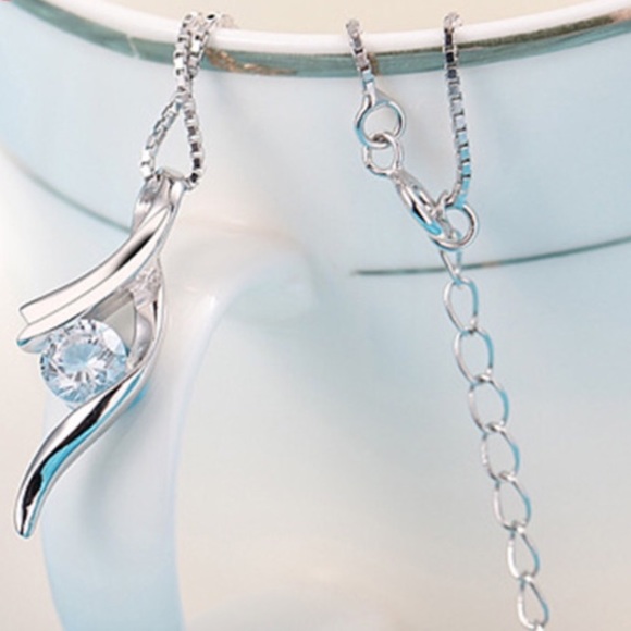 Sterling silver Pendant with CZ with necklace - Picture 2 of 5